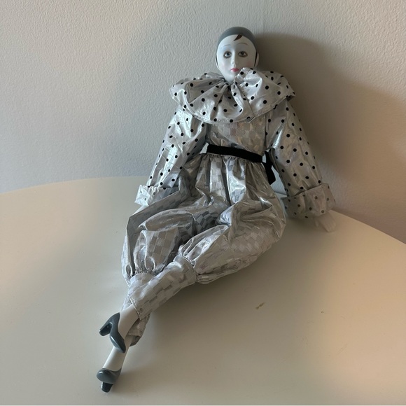 Porcelain Clown Dolls 1980’s Set Of Two - Picture 10 of 15